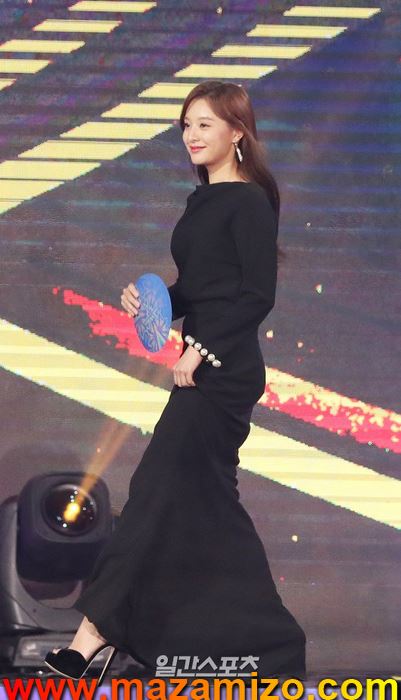 Kim Ji Won 2018 1