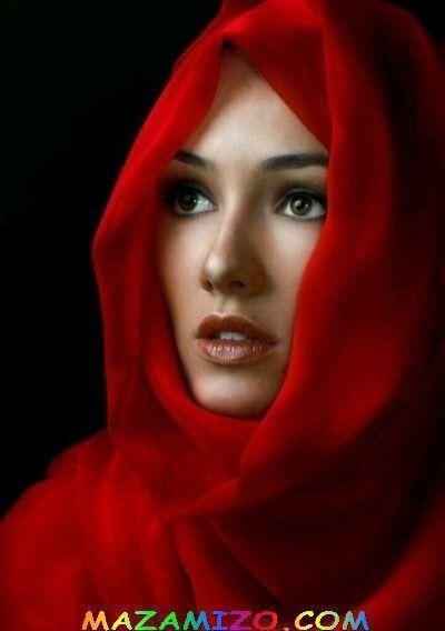 حجابك بالأحمر