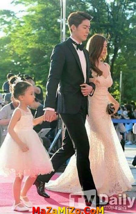 صورة جونغ سو مين وزوجها