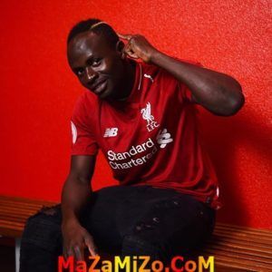 كان يلعب ماني قبل ليفربول