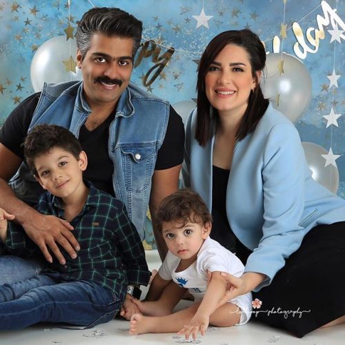 صورة هبة الدري وزوجها وأولادها