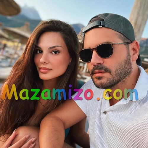 تولجهان سايشمان وزوجته