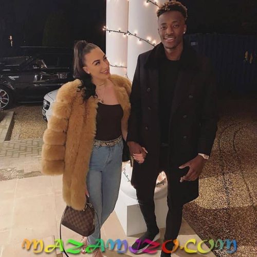 تامي أبراهام وحبيبته ليا مونرو