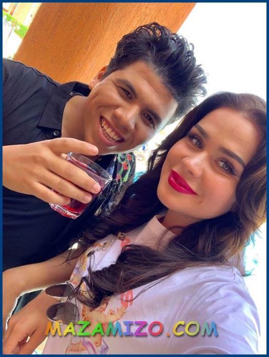 و عمر كمال وزوجته