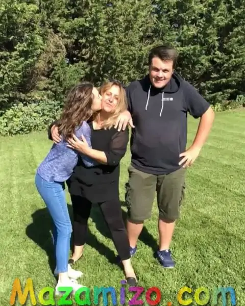 Melis Sezen's Family